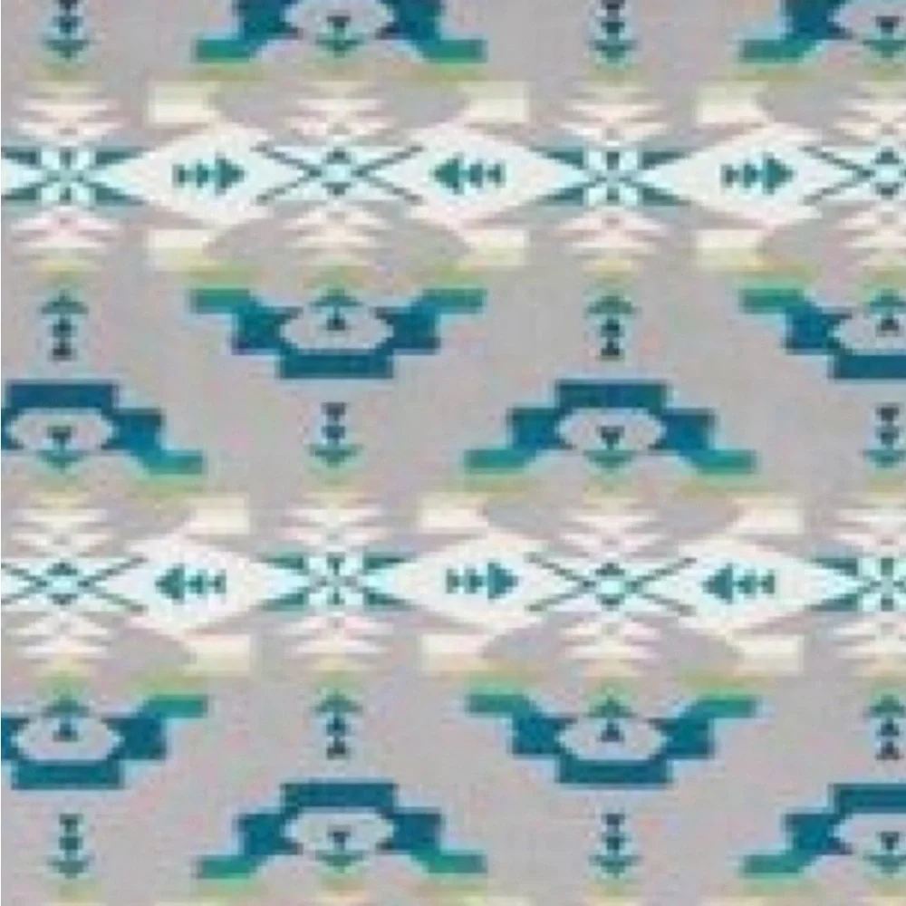PENDLETON Jacquard Throw Reversible Avra Valley Gray 61” x 51” Aztec Western.